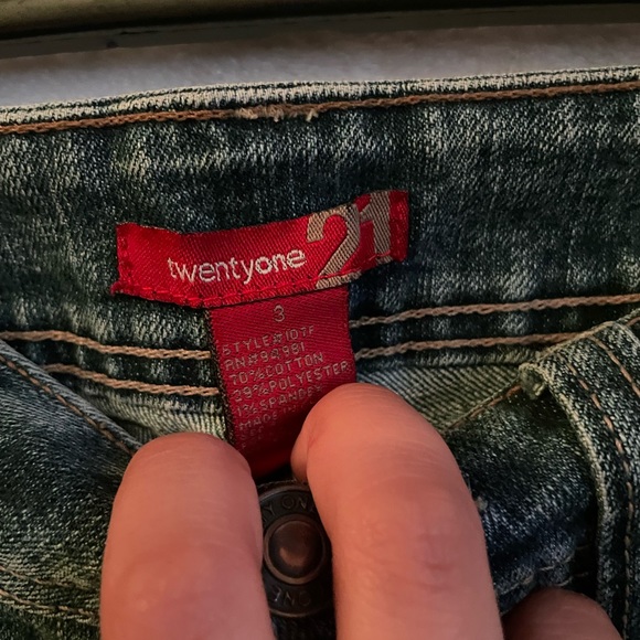 Jeans - Picture 3 of 3